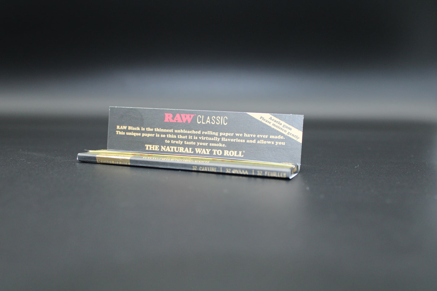 RAW Black Papers King Size Slim-Display